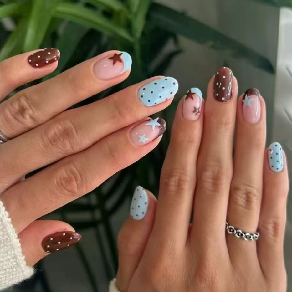 24 قطعة من الأظافر الاصطناعية  - مراجعة Nail Art French Nails وسعره