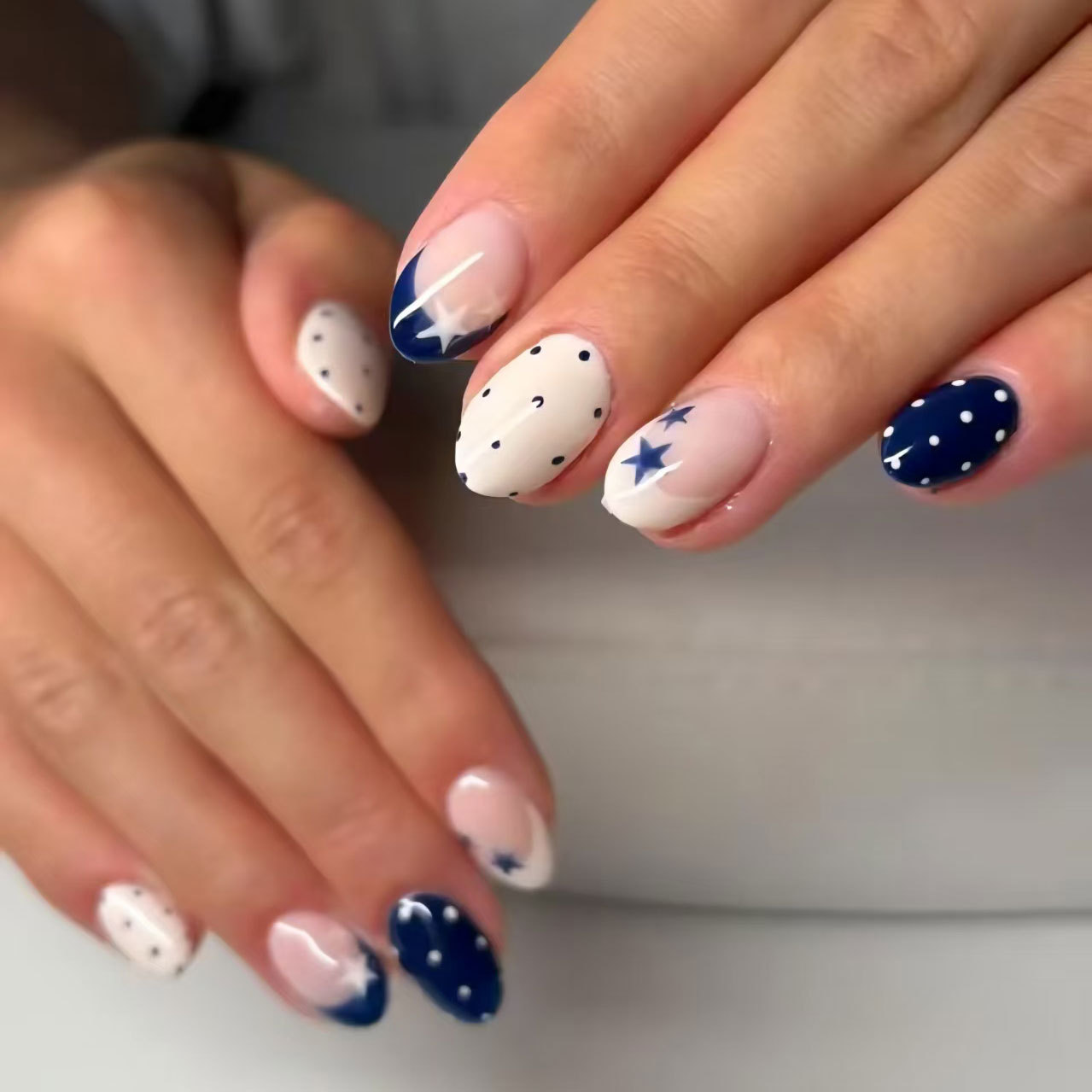 24 قطعة من الأظافر الاصطناعية  - مراجعة Nail Art French Nails وسعره