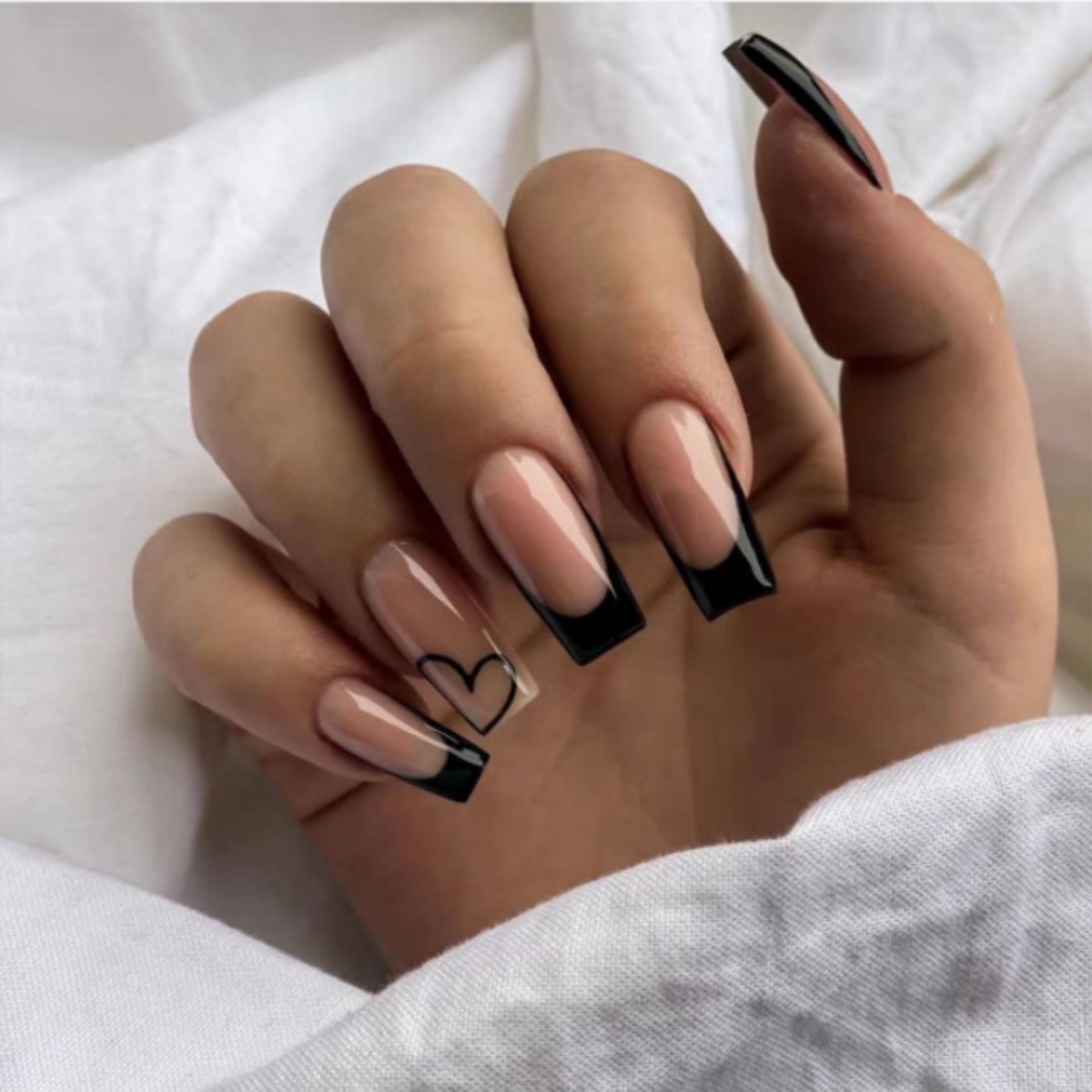 24 قطعة الأظافر الفرنسية السود - مراجعة Nail Art French Nails وسعره